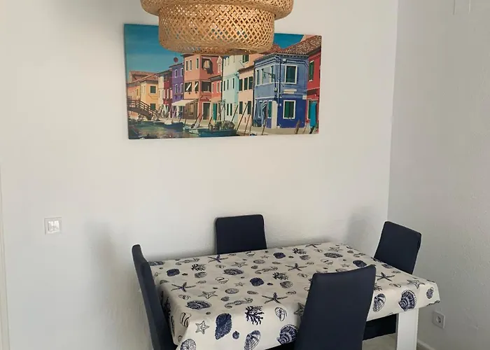 Service Lazaro- Aguamarina 53 * 卡尔佩